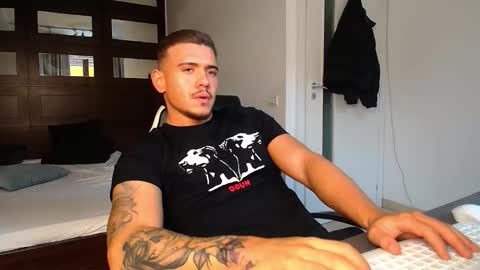 Snapshot of elijahthorne chatting on 02-19-26, 10:11 ElijahThorne online show from 02-19-26, 10:11