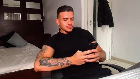 Snapshot of elijahthorne chatting on 03-05-26, 11:39 ElijahThorne online show from 03-05-26, 11:39