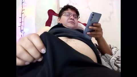 Snapshot of elimposstor chatting on 12-18-25, 04:07 elimposstor online show from 12-18-25, 04:07