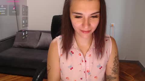 Snapshot of elina_posh chatting on 06-08-26, 08:48 Liza online show from 06-08-26, 08:48