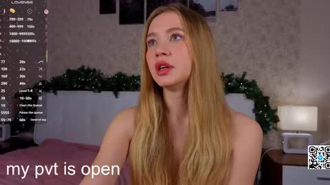 Elina online show from 12-20-25, 01:23