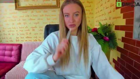 elinor_faith online show from 11-12-25, 10:48