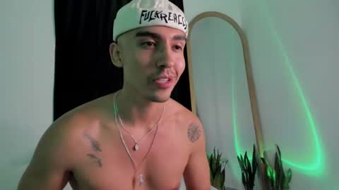 Snapshot of elio_dicaprio chatting on 11-08-25, 01:28 elio_dicaprio online show from 11-08-25, 01:28