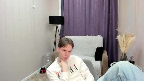 Snapshot of eliotmars chatting on 05-27-26, 10:56 eliotmars online show from 05-27-26, 10:56