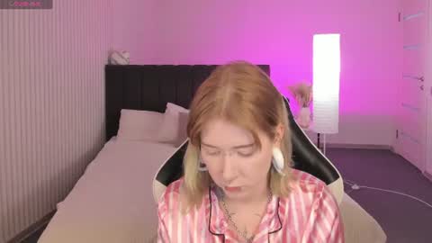 Snapshot of elira_vane chatting on 06-30-26, 02:56 Elira Vane online show from 06-30-26, 02:56