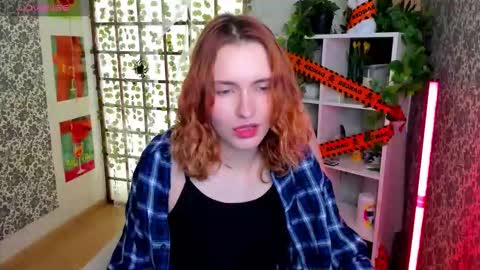 Snapshot of elis_cherry chatting on 11-05-25, 02:11 Elis online show from 11-05-25, 02:11