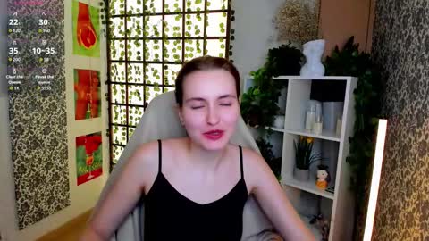 Snapshot of elis_cherry chatting on 11-29-25, 09:45 Elis online show from 11-29-25, 09:45