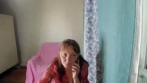 Snapshot of elis_gabbi chatting on 05-15-26, 11:45 Elis online show from 05-15-26, 11:45