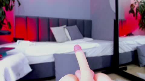 Elisa online show from 01-10-25, 12:49