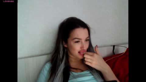 elisa_dove208 online show from 10-23-25, 06:34