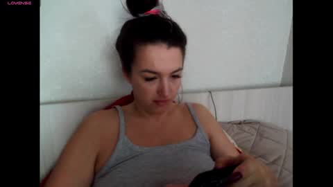 elisa_dove208 online show from 10-27-25, 05:11