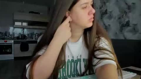 Aletta Oushen online show from 11-27-25, 10:06