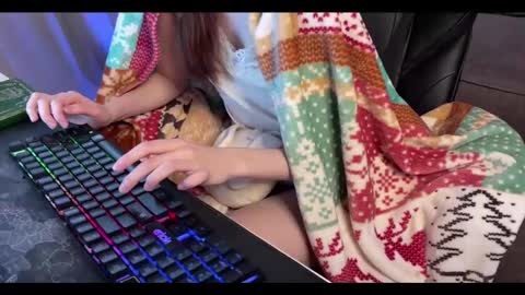 Elisa North online show from 01-26-25, 10:45