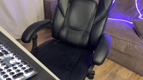 Elisa North online show from 02-11-25, 02:02