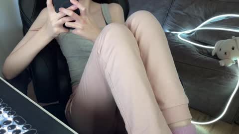 Elisa North online show from 02-22-25, 01:46