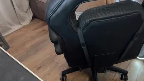 Elisa North online show from 02-27-25, 05:13