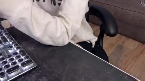 Elisa North online show from 03-01-25, 10:45