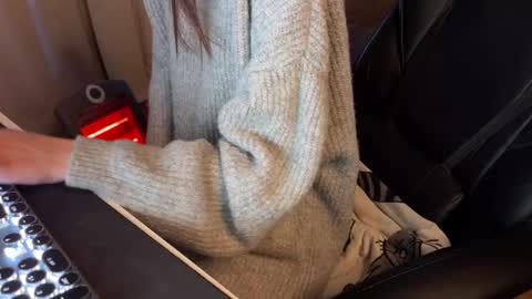 Elisa North online show from 03-02-25, 05:25