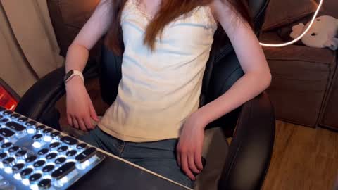 Elisa North online show from 03-03-25, 02:58