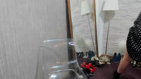 Snapshot of elisabaxter chatting on 03-10-25, 05:54 Maria online show from 03-10-25, 05:54