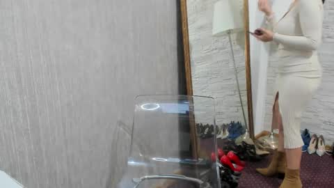 Snapshot of elisabaxter chatting on 03-12-25, 05:46 Maria online show from 03-12-25, 05:46