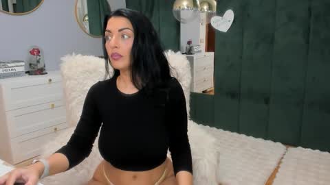 Snapshot of elisabaxter chatting on 11-20-25, 04:01 Maria online show from 11-20-25, 04:01