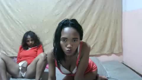 Snapshot of elisabet88 chatting on 09-17-25, 09:05 elisabet88 online show from 09-17-25, 09:05