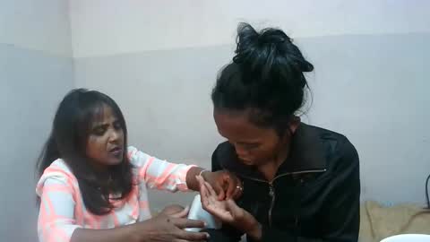 Snapshot of elisabet88 chatting on 10-09-25, 10:24 elisabet88 online show from 10-09-25, 10:24