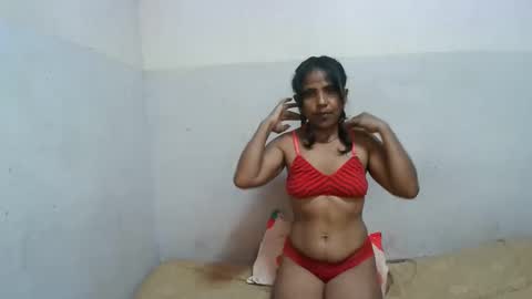 Snapshot of elisabet88 chatting on 11-21-25, 07:40 elisabet88 online show from 11-21-25, 07:40