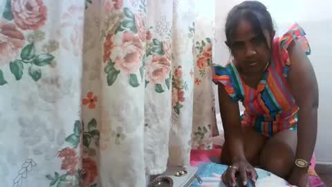 Snapshot of elisabet88 chatting on 11-23-25, 10:59 elisabet88 online show from 11-23-25, 10:59