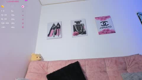 Snapshot of elisabeth_secret chatting on 12-01-25, 12:54 online show from 12-01-25, 12:54