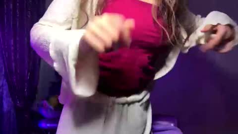 Elin online show from 04-13-26, 06:46