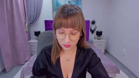 Snapshot of elisabethmills chatting on 12-08-24, 11:46 Elisabeth online show from 12-08-24, 11:46