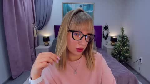 Snapshot of elisabethmills chatting on 01-06-25, 04:34 Elisabeth online show from 01-06-25, 04:34