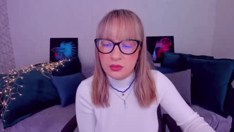 Snapshot of elisabethmills chatting on 02-23-25, 11:22 Elisabeth online show from 02-23-25, 11:22