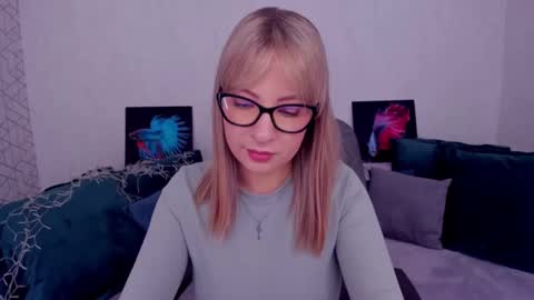 Snapshot of elisabethmills chatting on 02-26-25, 11:52 Elisabeth online show from 02-26-25, 11:52