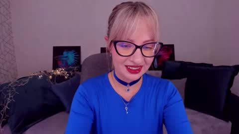 Snapshot of elisabethmills chatting on 02-27-25, 03:05 Elisabeth online show from 02-27-25, 03:05