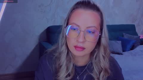 Snapshot of elisabethmills chatting on 09-16-25, 07:15 Elisabeth online show from 09-16-25, 07:15