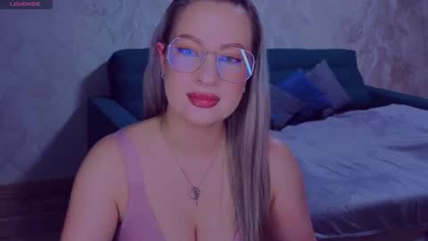 Snapshot of elisabethmills chatting on 10-23-25, 09:57 Elisabeth online show from 10-23-25, 09:57