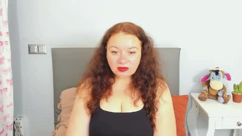 Snapshot of elisabethxsweet chatting on 07-18-26, 06:06 ElisabethXSweet online show from 07-18-26, 06:06