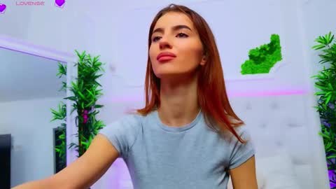 Snapshot of elisacharm chatting on 11-12-25, 03:51 ElisaCharm online show from 11-12-25, 03:51