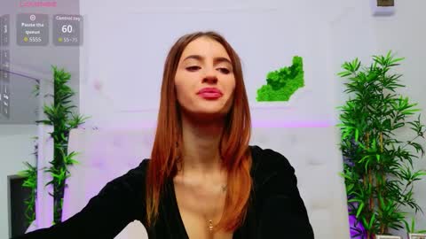 Snapshot of elisacharm chatting on 11-20-25, 05:18 ElisaCharm online show from 11-20-25, 05:18