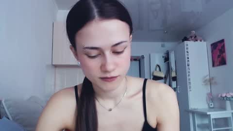 Snapshot of eliscuteblonde chatting on 03-25-26, 05:24 Elis online show from 03-25-26, 05:24