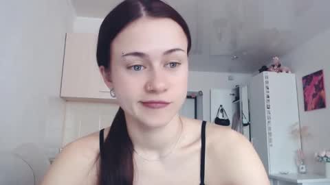 Snapshot of eliscuteblonde chatting on 03-27-26, 05:46 Elis online show from 03-27-26, 05:46