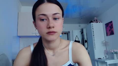 Snapshot of eliscuteblonde chatting on 04-14-26, 05:13 Elis online show from 04-14-26, 05:13