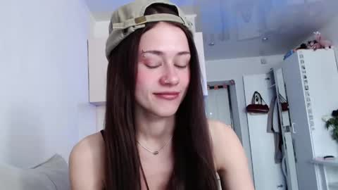 Snapshot of eliscuteblonde chatting on 05-06-26, 06:19 Elis online show from 05-06-26, 06:19