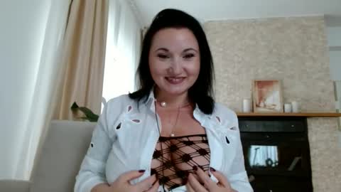 Snapshot of elise_bliss69 chatting on 09-25-25, 01:59 elise_bliss69 online show from 09-25-25, 01:59