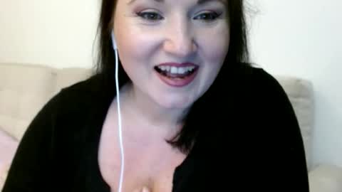 Snapshot of elise_bliss69 chatting on 10-13-25, 07:14 elise_bliss69 online show from 10-13-25, 07:14