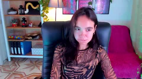 Snapshot of elise_noir chatting on 09-12-25, 03:12 Elise online show from 09-12-25, 03:12