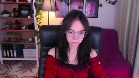 Snapshot of elise_noir chatting on 10-06-25, 04:15 Elise online show from 10-06-25, 04:15